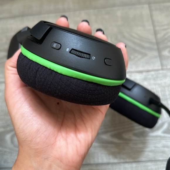 Razer Kaira Pro Wireless Gaming Headset for Xbox Series X|S - Picture 5 of 12